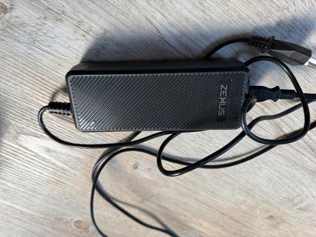 Elektrokoloběžka kostka e-tour max, 