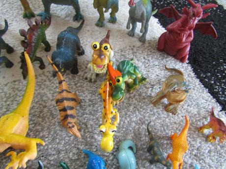 Dinosauři-velká sada 49 ks,veliké 5 až 38 cm,