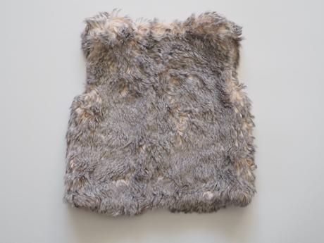 Chlupatá vesta vel 74, 74