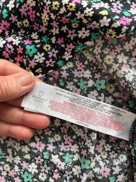 Ob/tunika/šaty černé drobnými květy  - v.9/10 let, primark,140