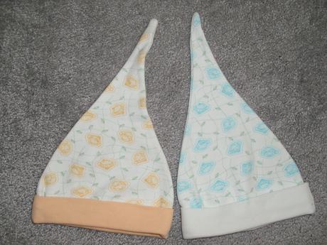 2x čepice, čepička, 62