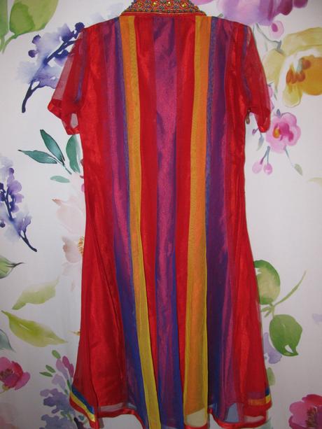 Korálkové vyšívané šaty s tylem v.128/134, 134