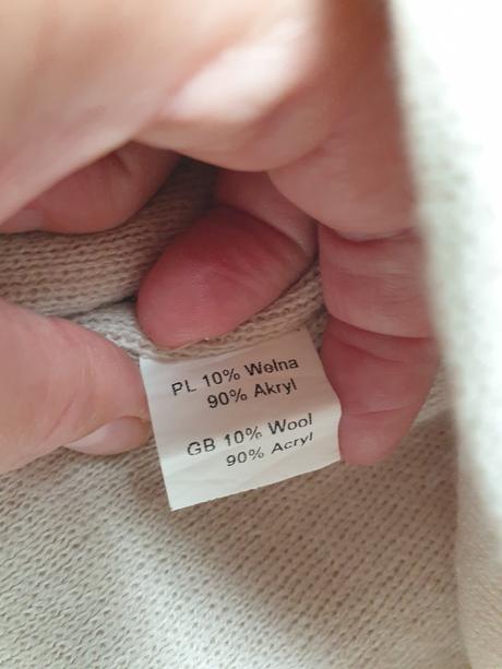 Dívčí či dámská zimní čepice, m