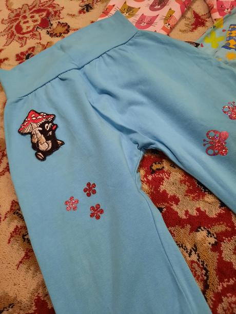 3x tepláčky českých značek pro holčičku, 98