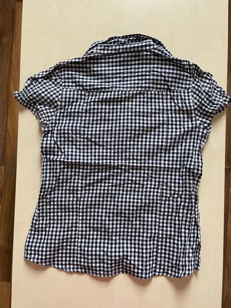 Káro halenka, vel xl, v prsou spíše l, možná m/l,, gina,l