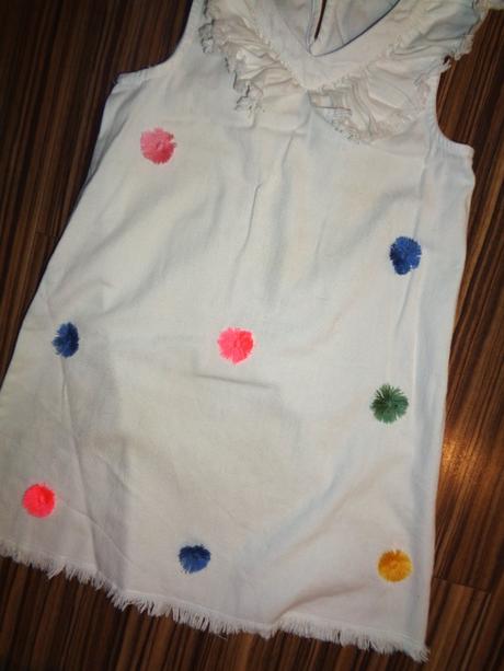 Pěkné bílé riflové šaty s kytičkami, kids,122