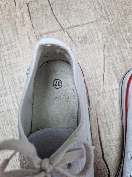 Dámské či dívčí tenisky, 37