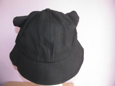 Černý plátěný klobouk, 158