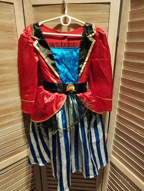 Pirátka 5/7let 150 kč, 