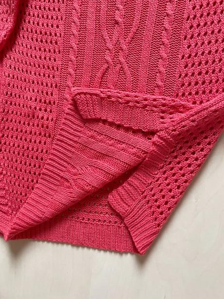 Děrovaný svetřík, vel neuvedena cca s/m, s