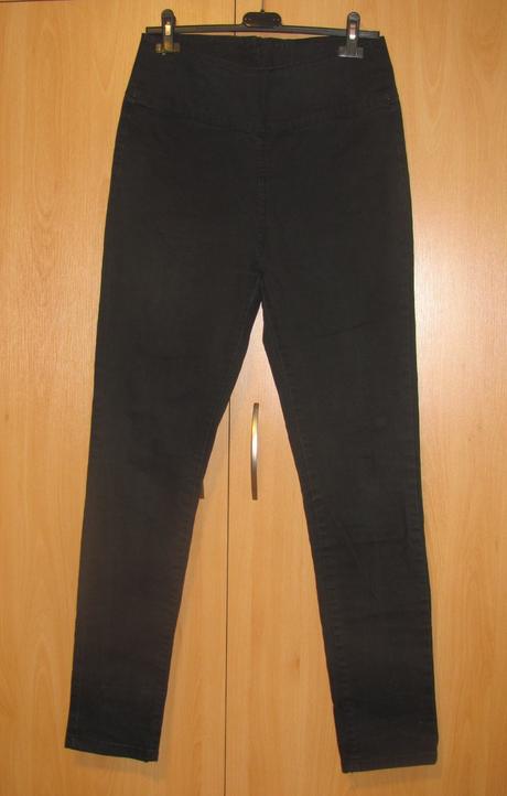 Černé kalhoty, esmara,42