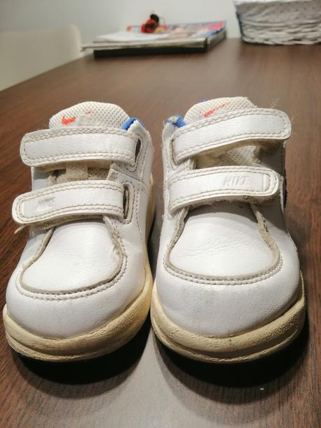 Chlapecké botasky, nike,23