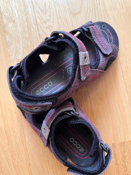 Sandaly ecco, ecco,32