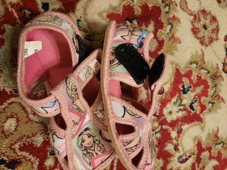 Barbie barefoot bačkory, 25