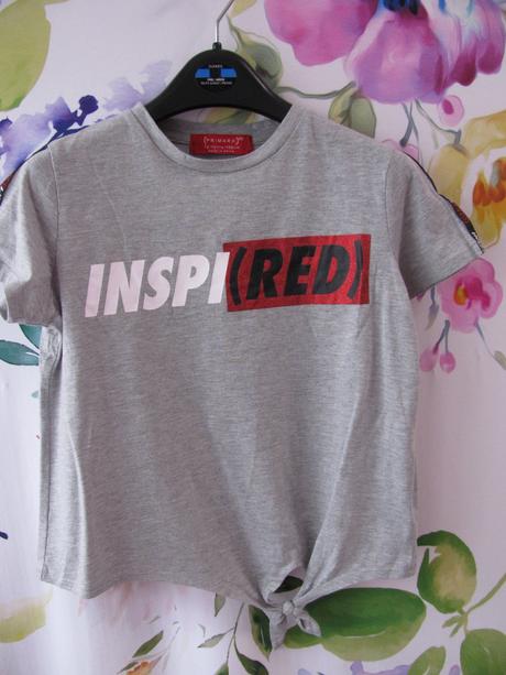 Šedé tričko s nápisem a uzlem, primark,158