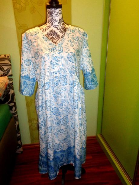 Krásné květované bílotyrkysové šaty, xl