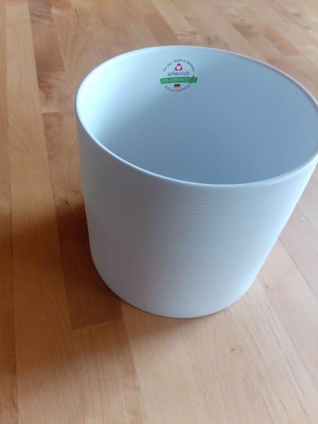 Květináč scheurich panna matný bílý vroubk. 16 cm, 