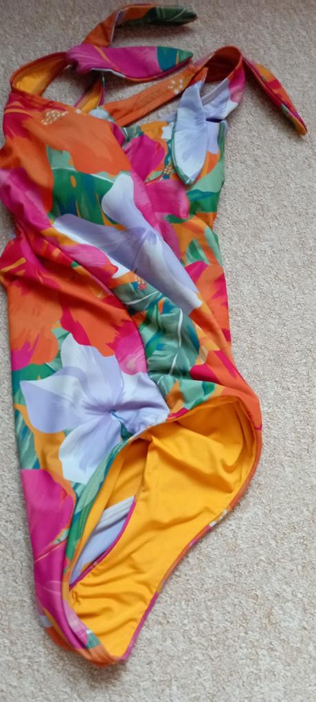 Jednodílné plavky zn."f&f" vel."40", f&f,40