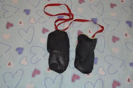 Zimní šusťákové rukavice se šňůrkou, 104