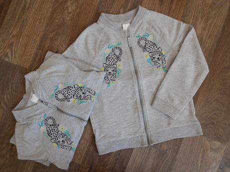 Mikina s tygříkem vel. 122/128 pro dvojčata, 122