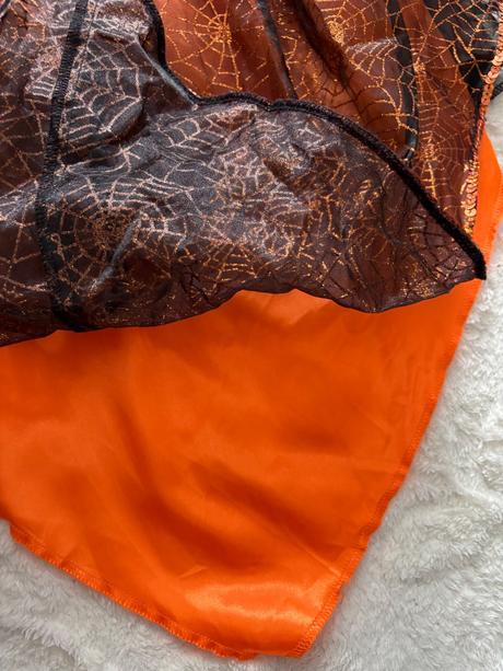 An26/ kostým čarodějka delux - v.cca 4/6 let, 