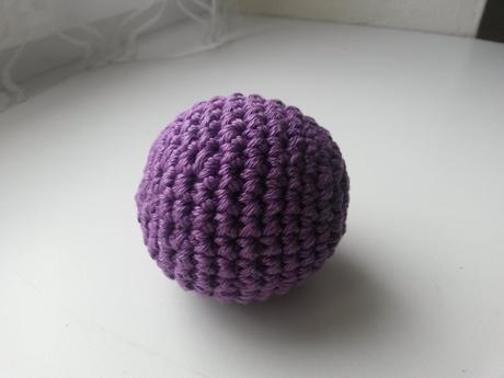 Háčkovaný míček 6,5 cm,