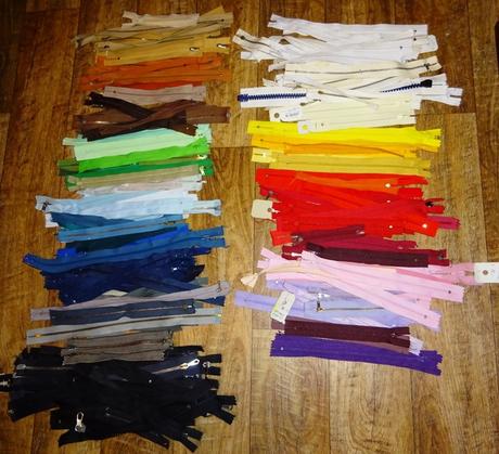 70 ks zipy do 40 cm, 