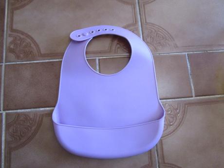 Žlutý a fialový plastový bryndáček s kapsou, canpol babies