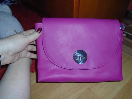 Kabelka pevnější,