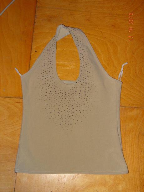 Dívčí tílko, 122