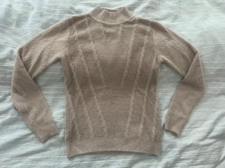 Velmi jemný/příjemný svetřík vel. m/l, m