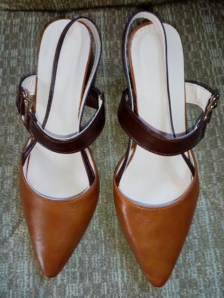 Páskové boty na podpadku, 36