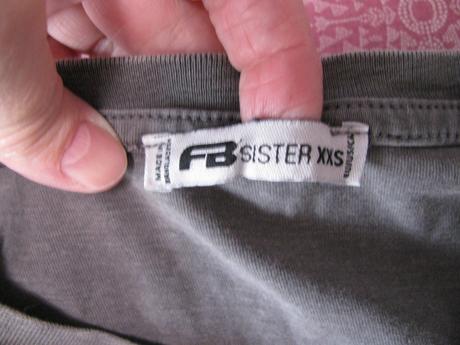 Šedé bavlněné tričko s potiskem, 32