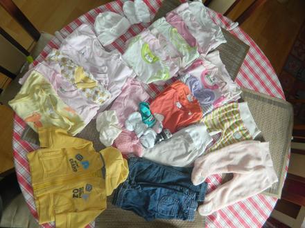 Balík oblečení na holčičku vel. 62/68 - 35 ks, 68–80