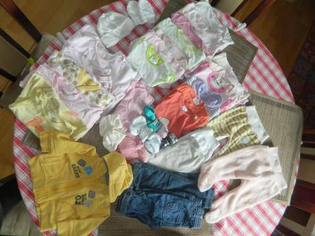 Balík oblečení na holčičku vel. 62/68 - 35 ks, 68–80