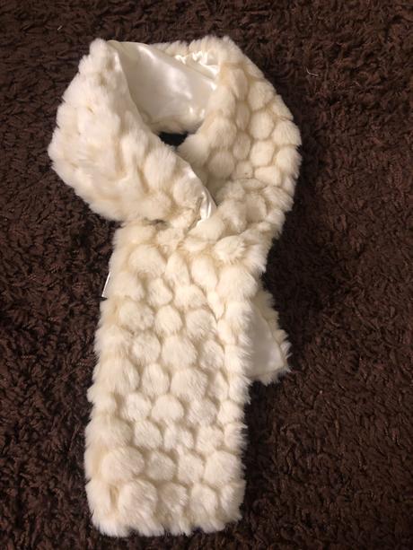 Kremovy - bily plyšový sal, h&m