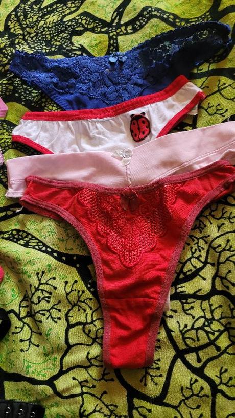 Podprsenky a tanga, 70b