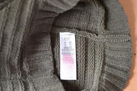 Svetr vel. 2 - 3 roky, f&f,98