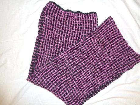 Nádherná černorůžová šála -kostičky - maxi,