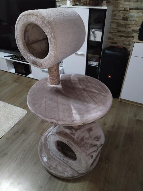 Růžové kočičí škrabadlo a odpočívadlo zánovní,