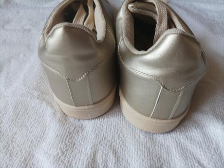 Zlaté sportovní boty, 39