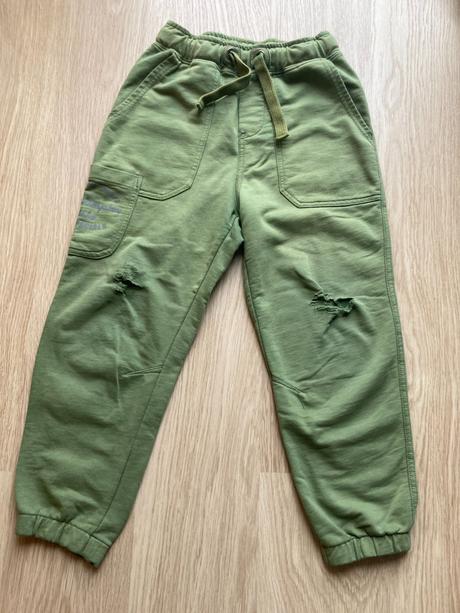 Tepláky, potřeba vyspravit, 134