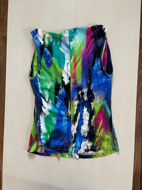 Nový barevný top se sponou silk, vel m, amor psych, m