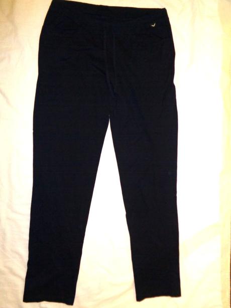 Tmavě modré slabší tepláky, 38 / m