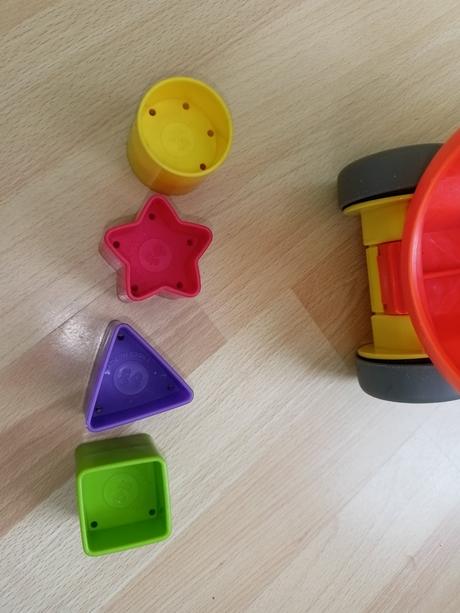 Vkládací auto fisher price, 