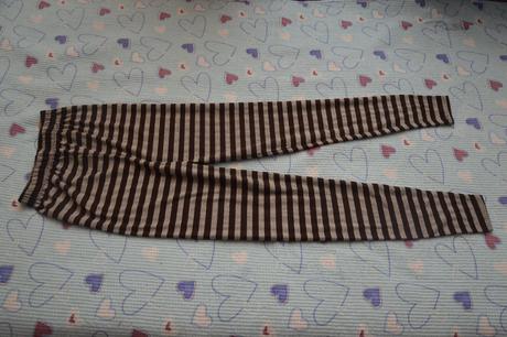 146 152 158 legíny slabé tepláčky se zlatou nití, 146