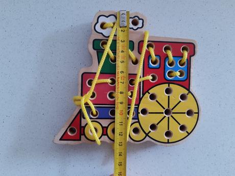 Dřevěná provlékačka, 