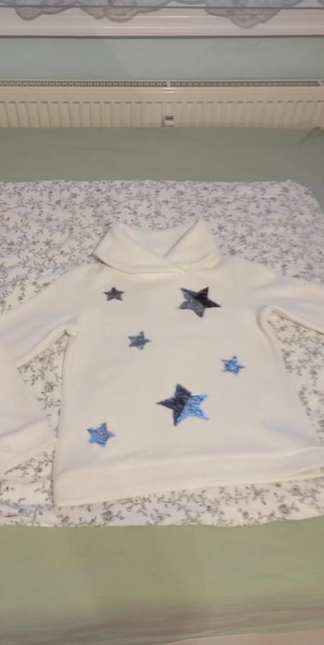 Velmi pěkná bílá teplejší heboučká flaušová mikina, yigga,146