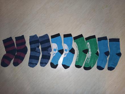 5 párů ponožek (cca 2 - 4 roky), 104