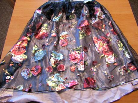 Karnevalový kostým -čarodějnice vel 122-128,